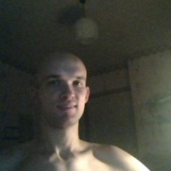 Молодой человек, спортивного телосложения, Ижевск Молодой человек, спортивного телосложения, Ижевск