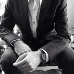 Парень и его друг ищут девушек в Ижевске Парень и его друг ищут девушек в Ижевске