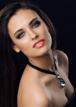 Стройная брюнетка с волшебными губками познакомлюсь с мужчиной в Ижевске Стройная брюнетка с волшебными губками познакомлюсь с мужчиной в Ижевске