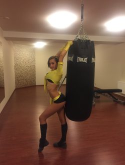 Милашка с прекрасной грудью нуждается в ласке, ищет мужчину для секса в Ижевске Милашка с прекрасной грудью нуждается в ласке, ищет мужчину для секса в Ижевске